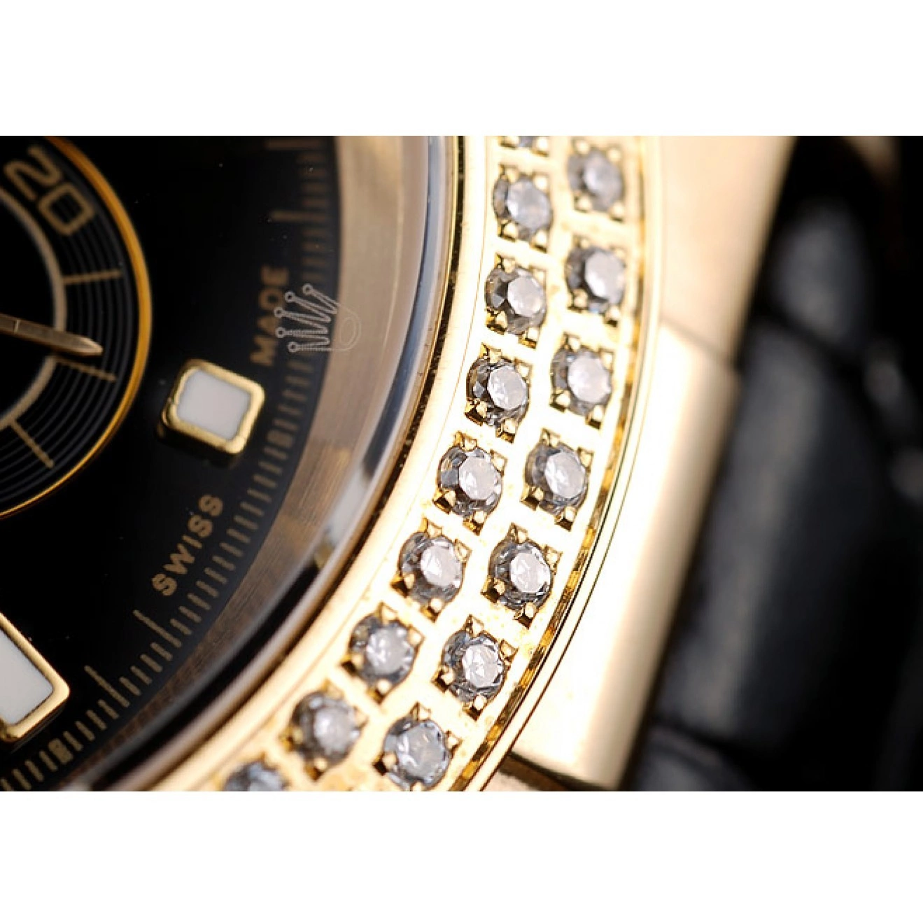 AAA replica watch Rolex Crystal Case Bezel Dial Gold Daytona Black Studded 0716